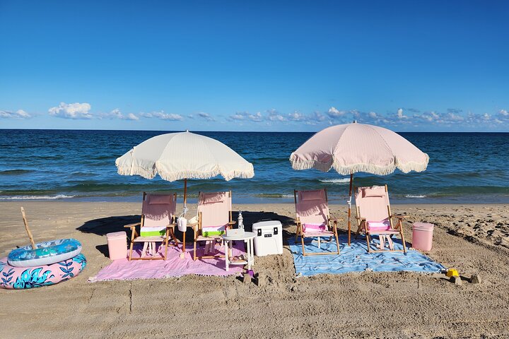 Giornata a West Palm Beach: ombrellone, sedie, Yeti, altoparlante JBL, asciugamani+
