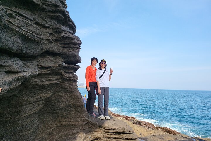 Passeio privado de um dia a leste, sul e oeste de todas as áreas da ilha de Jeju