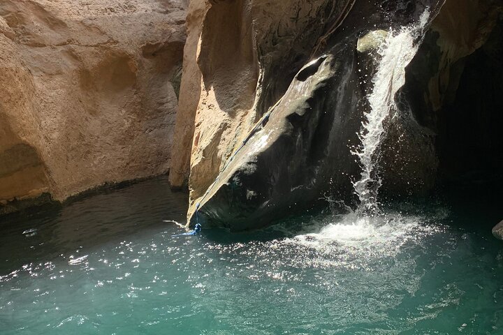 Full Day Private Tour to Wadi Shab and Bimmah Sinkhole