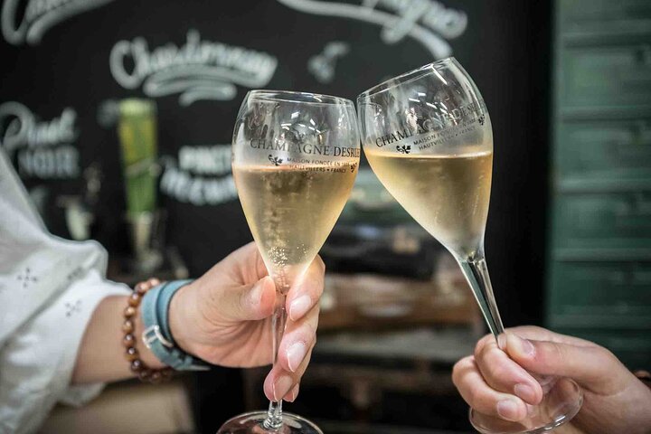 Bubble Champagne Tour vanuit Epernay (tour van een halve dag met kleine groepen)