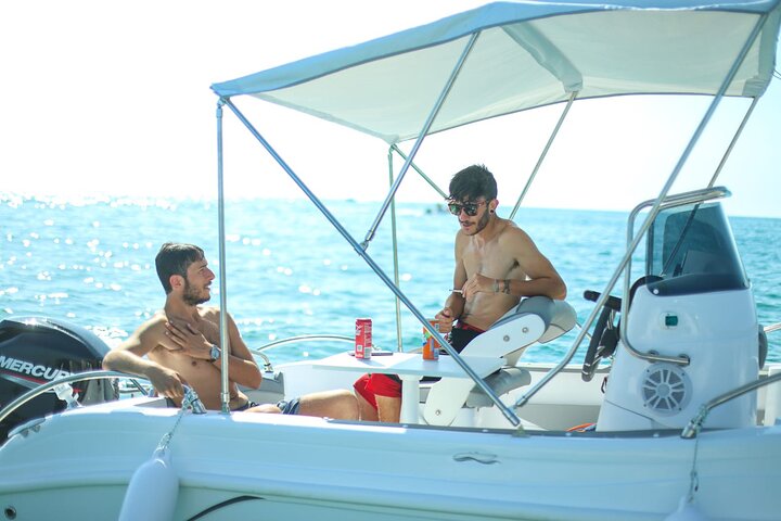 Alquiler barco 40hp equipado en Vieste sin licencia durante 4 horas