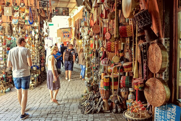 Marrakech : Bahia Palace, Saadian Tombes, Souk & Medina Begeleide Tour
