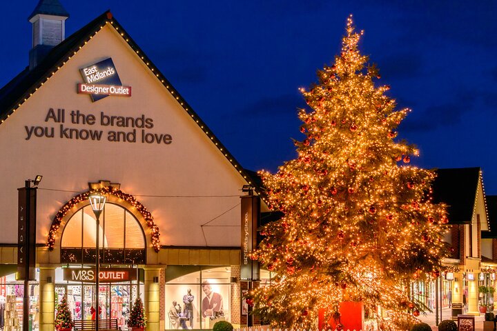 Tour privado de compras desde la ciudad de Sheffield hasta Outlet East Midlands