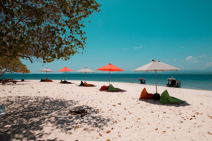 Lihaga Island privat rundtur – vit sand, snorkling och lunch