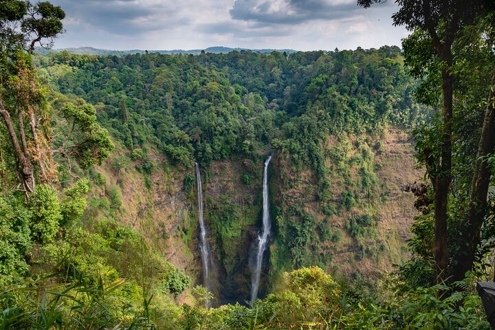 Excursão privada pela cachoeira do planalto Bolaven em Pakse