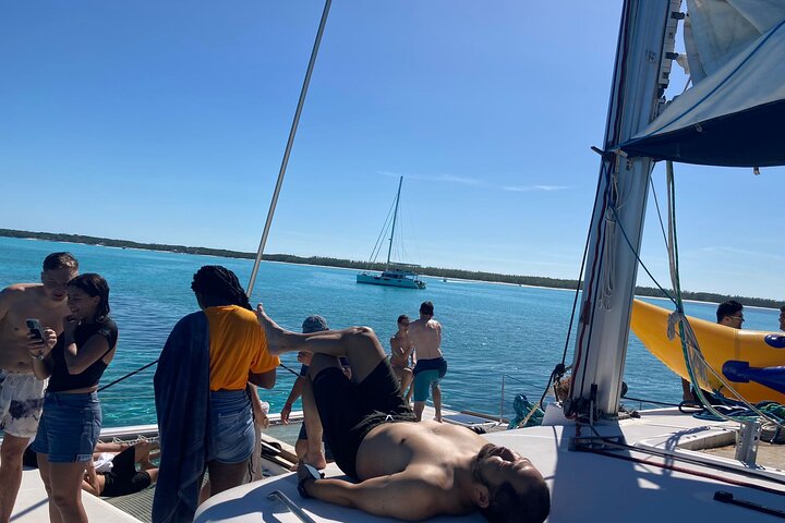 Nassau 3-stops: Snorkeling, Swimming Pigs, Turtles & Lunch