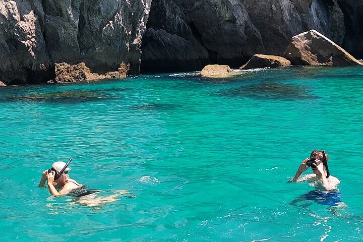 Boottocht naar geheime baaien en stranden met snorkelen