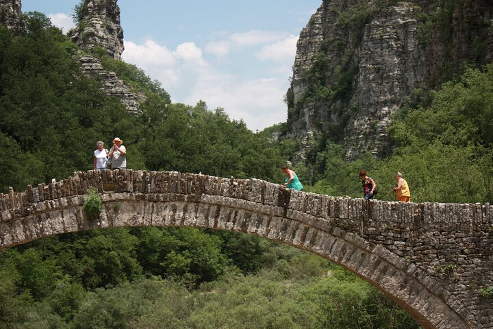 Wandel-, zwem- en sightseeingtour in het centrale Zagori-gebied