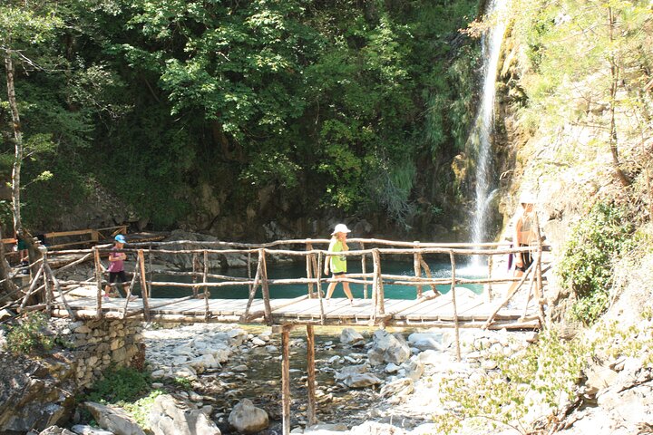 Wandel-, zwem- en sightseeingtour in het centrale Zagori-gebied
