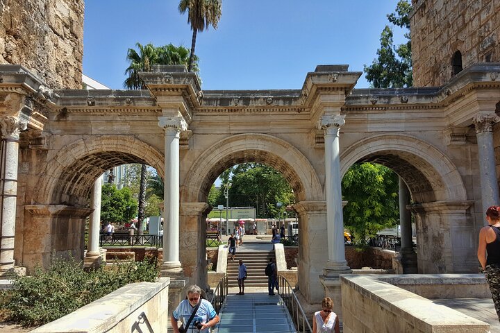 Antalya : Vieille ville, cascades en bateau et téléphérique