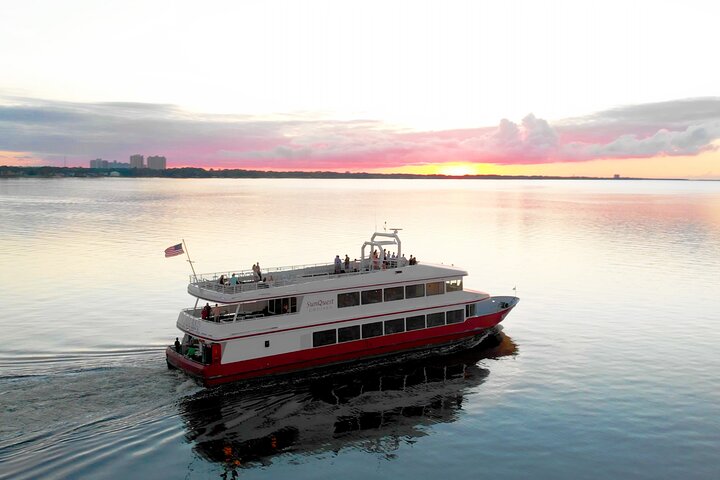 3-stündige Abendkreuzfahrt auf der Solaris Yacht in Miramar Beach