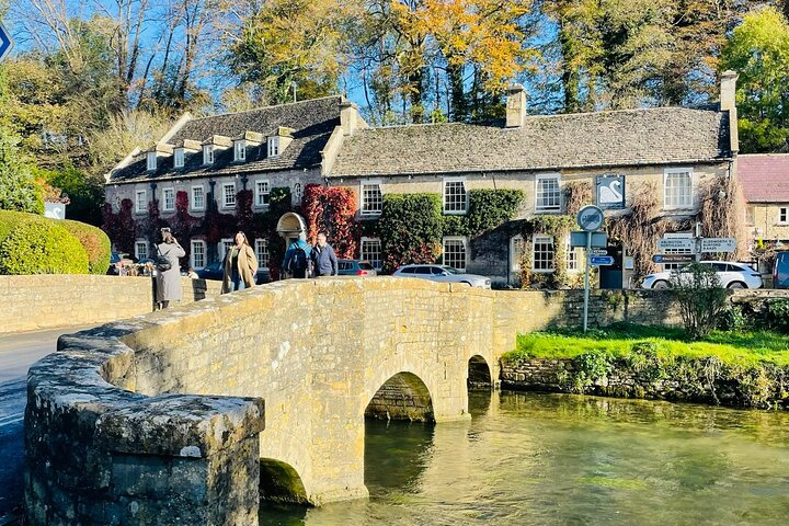 Visita privada de los impresionantes Cotswolds con un guía local experto