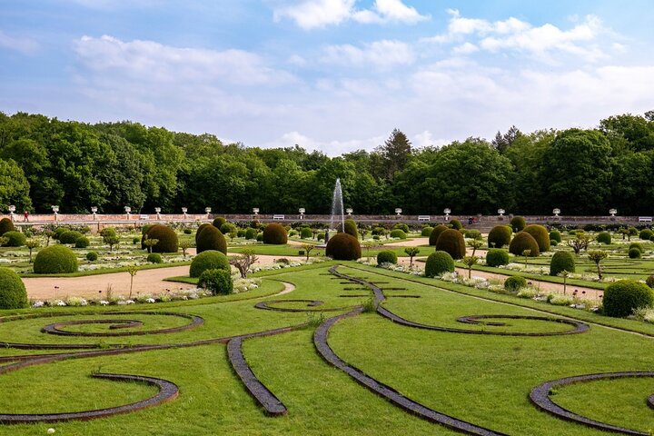 Loire Valley Day Tour Chambord och Chenonceau plus lunch på ett privat slott