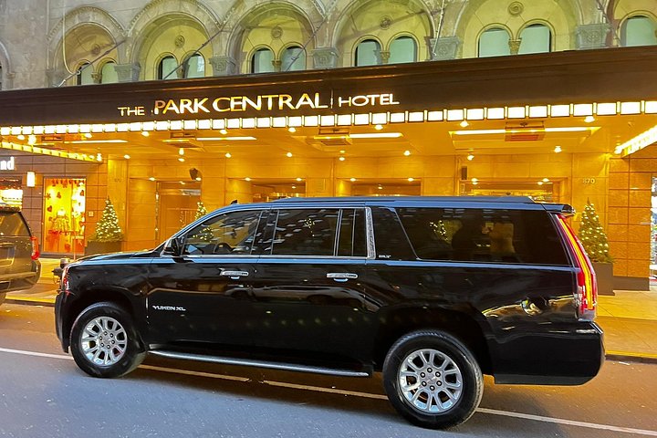 Zwarte SUV-overdracht van of naar JFK, LGA, EWR - alle kosten inbegrepen