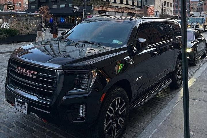 Zwarte SUV-overdracht van of naar JFK, LGA, EWR - alle kosten inbegrepen