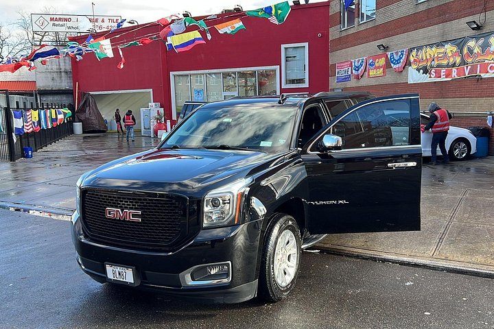 Zwarte SUV-overdracht van of naar JFK, LGA, EWR - alle kosten inbegrepen