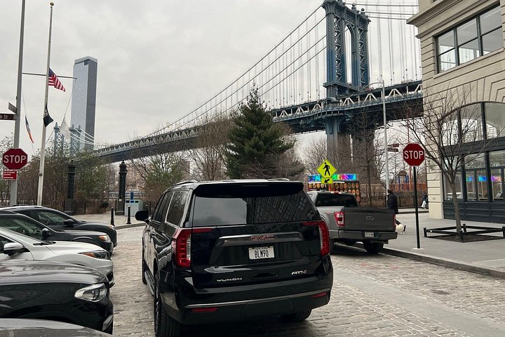 Zwarte SUV-overdracht van of naar JFK, LGA, EWR - alle kosten inbegrepen