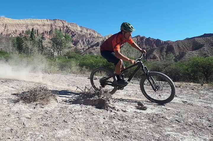 Aventura en Bicicleta por Juella con almuerzo