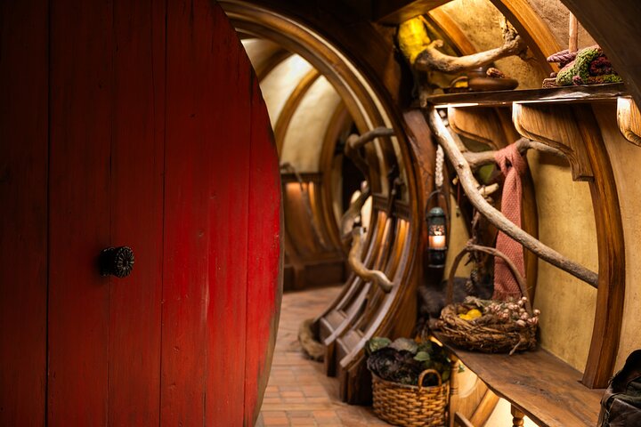 Hobbiton™ Movie Set Walking Tour from Shires Rest