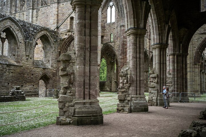 De Cardiff: 3 castelos incríveis, Abadia de Tintern e Caerleon romano