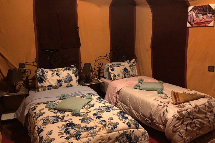 Camp privé de 2 jours dans le désert au départ d'Errachidia avec Camel Trek & Jeep