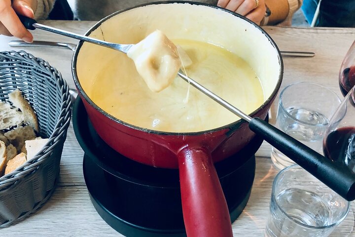 GRUYÈRE-OSTURAN & CHOKOLADETOUREN från Genève