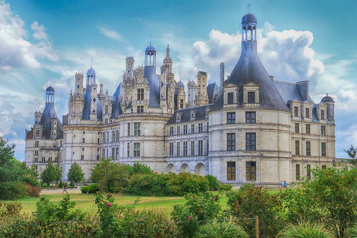 Excursión de un día a los castillos de Chenonceau, Chambord y las cuevas de Ambacia desde Tours o Amboise