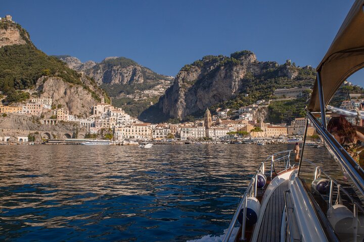 Positano & Amalfikusten Dagstur med båt i liten grupp från Sorrento