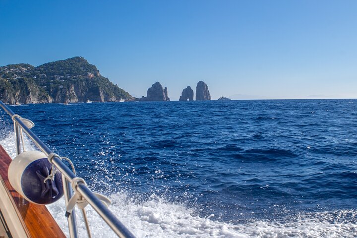 Capri Blue Grotto lille gruppe båd dagstur fra Sorrento