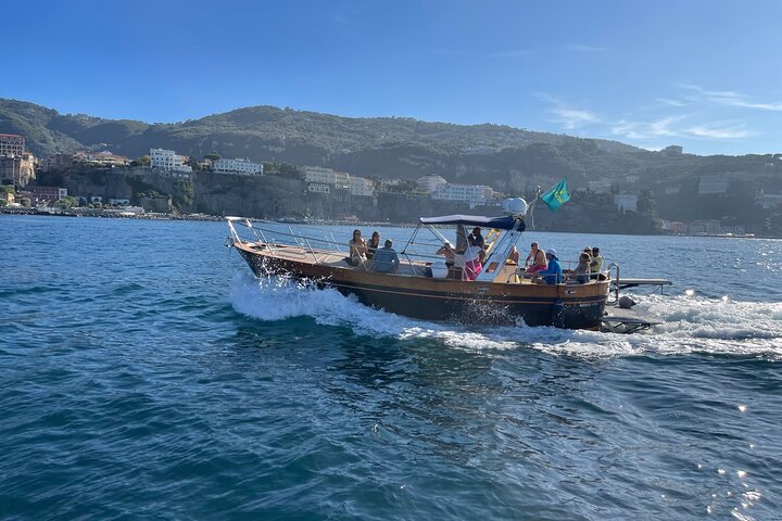 Capri Blue Grotto lille gruppe båd dagstur fra Sorrento