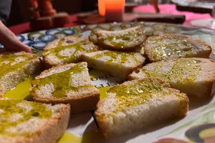 Olijfmolen en wijnmakerijervaring in Castiglione in Teverina