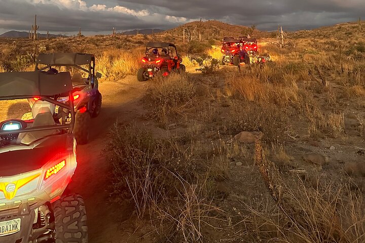 Tour guidé en ATV ou UTV au coucher du soleil pour 2 personnes hors route à Scottsdale