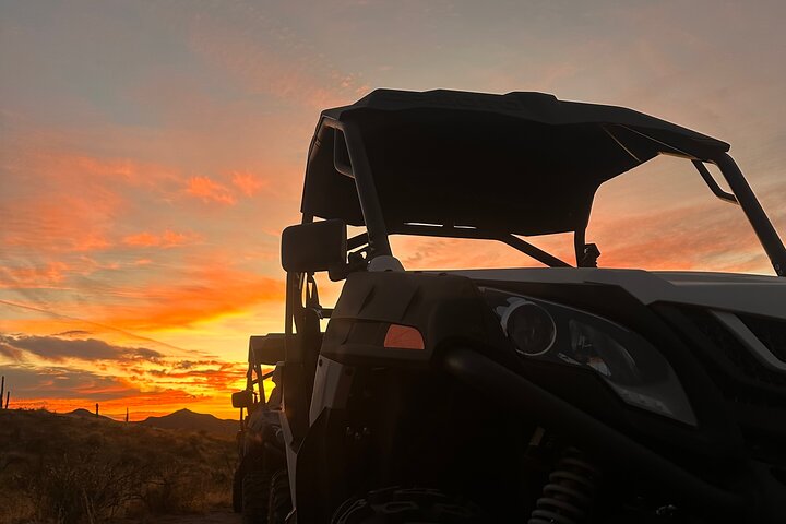Tour guidé en ATV ou UTV au coucher du soleil pour 2 personnes hors route à Scottsdale