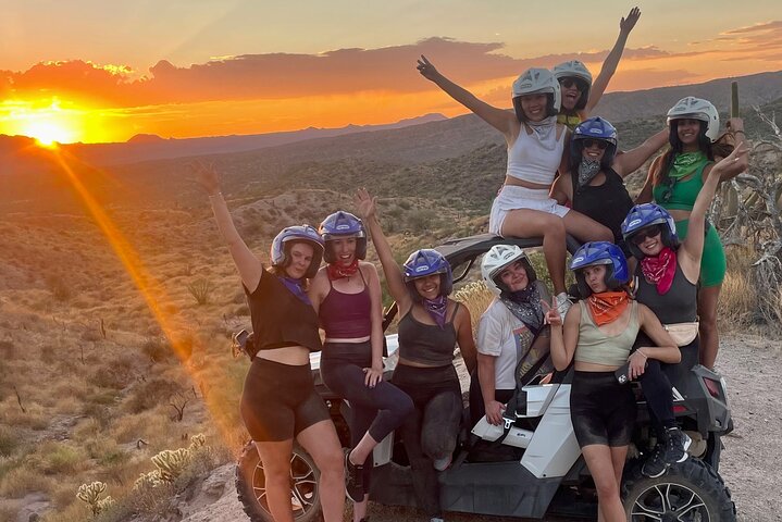 Tour guidé en ATV ou UTV au coucher du soleil pour 2 personnes hors route à Scottsdale