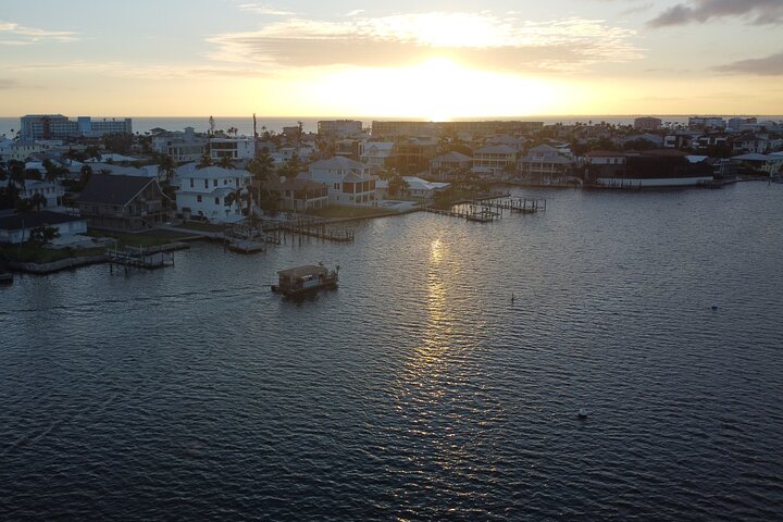 2 Stunden Tiki Pub Sensationelle Delfin Sunset Cruise (nur Erwachsene)