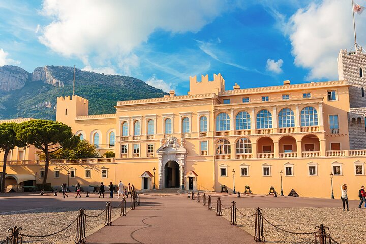 Excursión de medio día en grupo pequeño a Mónaco, Montecarlo y Eze Village
