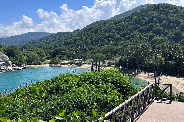 Privat Tayrona Hike till Cabo San Juan : Tvåspråkig Guide + Transport