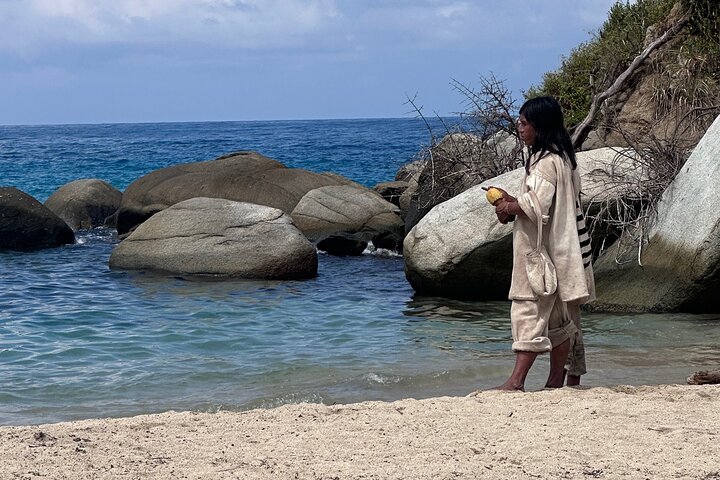 Privat Tayrona Hike till Cabo San Juan : Tvåspråkig Guide + Transport