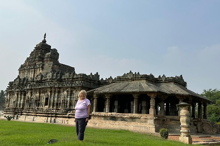 Hampi Heritage Hues: Upptäck Majesty of Vijayanagara Empire