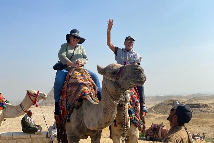 Tour privado de día completo Pirámides de Giza Sakkara Memphis Dahshur