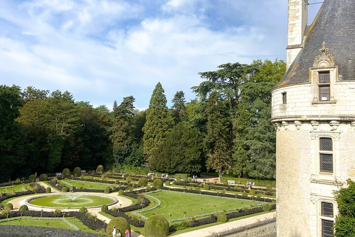 Loire Valley Day Tour Chambord och Chenonceau plus lunch på ett privat slott