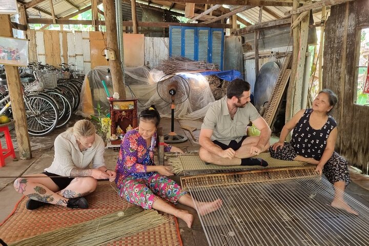 Ben Tre : Scooter, Kultur, Segelbåt och Mekongmat (halvdag)