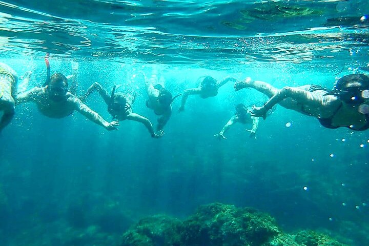 Kajak- und Schnorcheltour an der Costa Brava. Sant Feliu de Guíxols