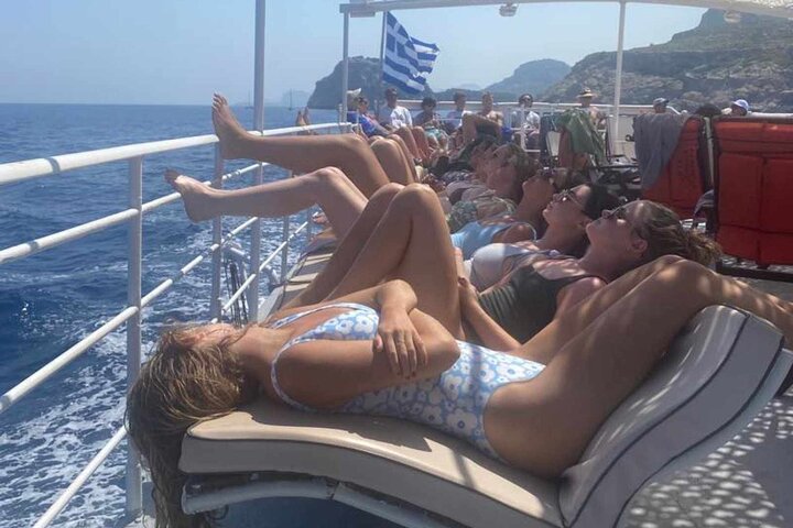 Rhodes Bay to Bay Swim Cruise - Buffet Grego com vinho incluído