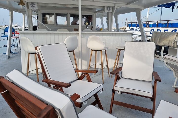 Rhodes Bay to Bay Swim Cruise - Buffet Grego com vinho incluído