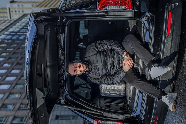 Zwarte SUV-overdracht van of naar JFK, LGA, EWR - alle kosten inbegrepen