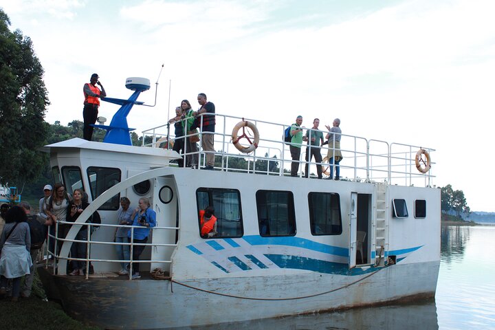 Crucero en barco por los lagos Twin y el lago Kivu