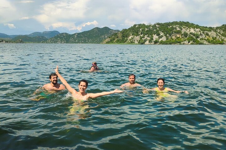 Skadar Lake National Park Guidad båttur med träbåt