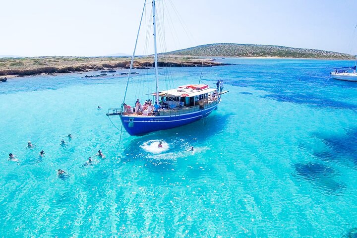 Antiparos & Despotiko: Zwemmen, verkennen en genieten van lunch vanuit Paros