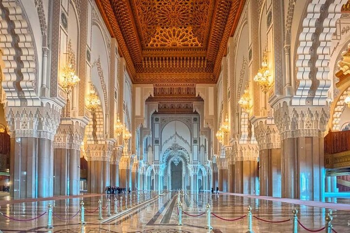 Sla de wachtrij over en toegangskaarten voor de Hassan II-moskee zijn inbegrepen